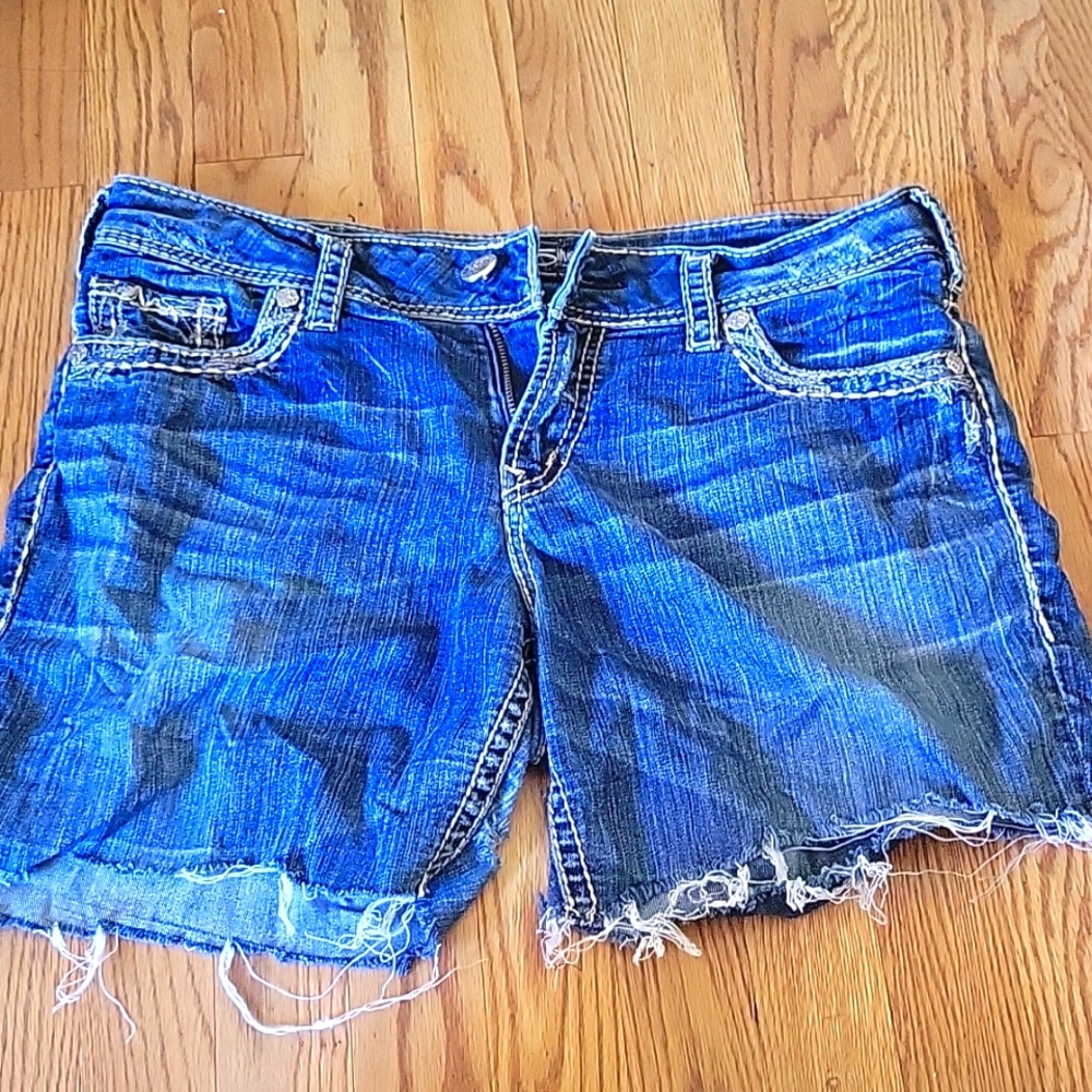 Woman's shorts
